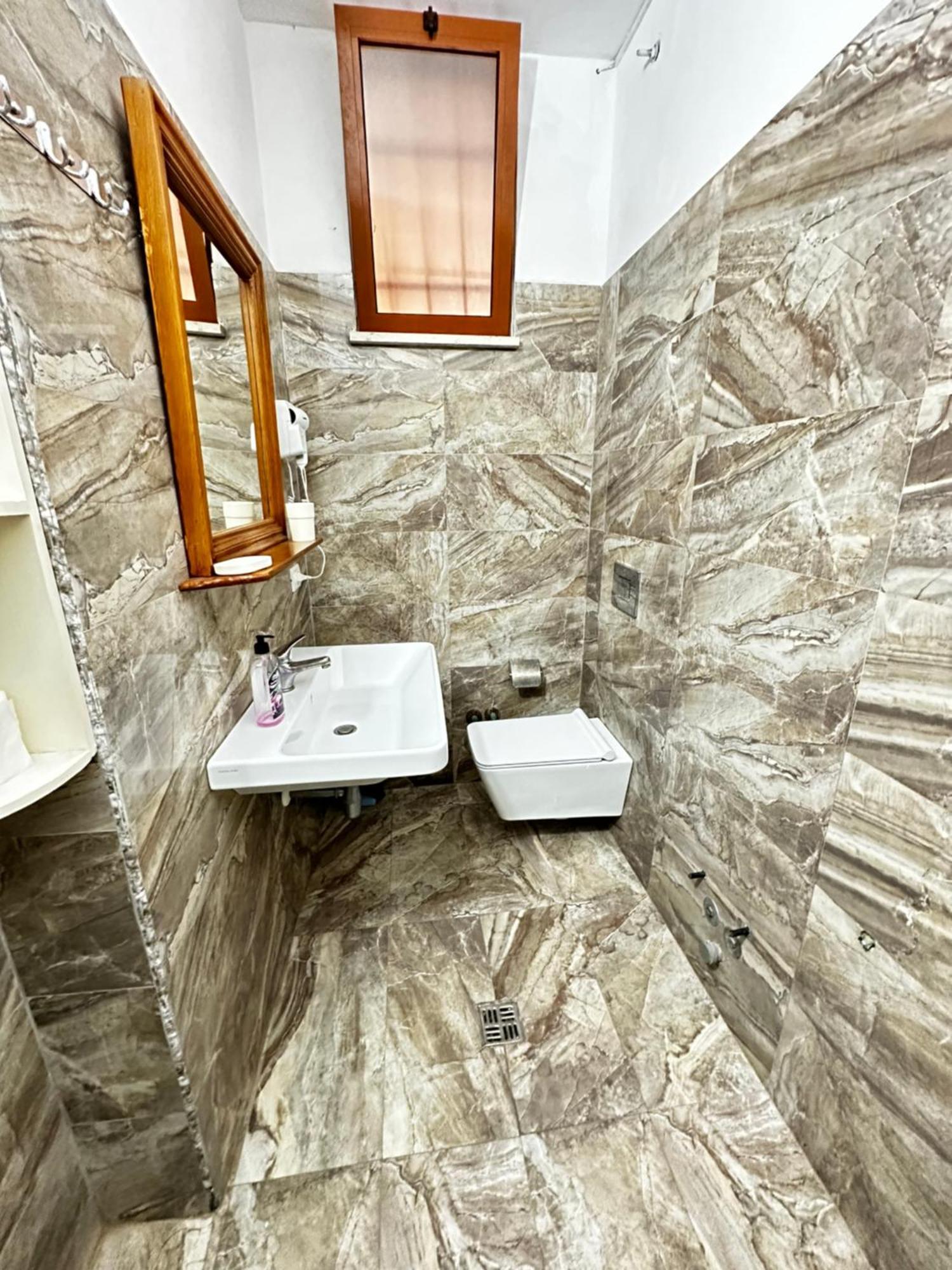 Romance Holiday Garden Inn Durres Luaran gambar